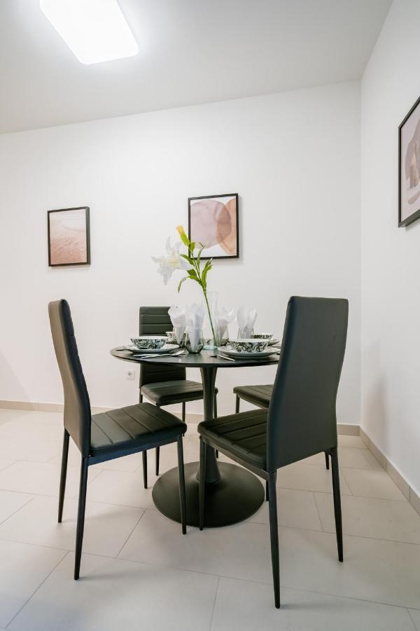 Fox Premium Apartment & Free Private Parking Budapest Eksteriør billede