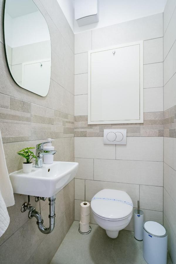 Fox Premium Apartment & Free Private Parking Budapest Eksteriør billede