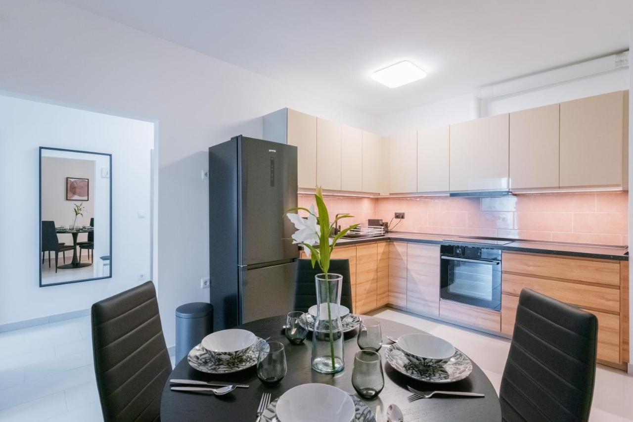 Fox Premium Apartment & Free Private Parking Budapest Eksteriør billede